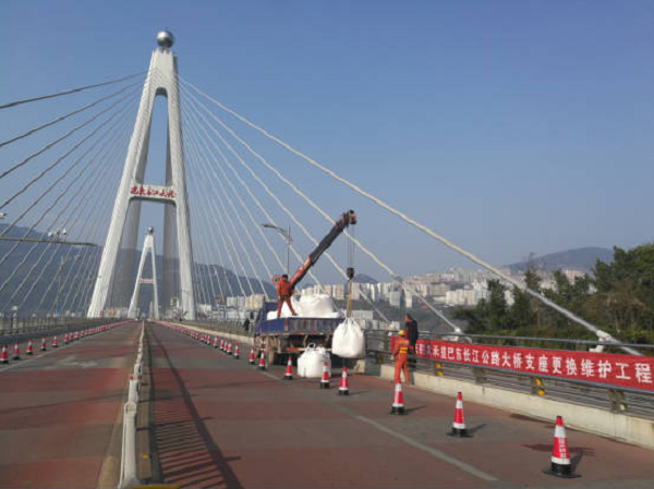 模塊熱源機(jī)用于橋梁養(yǎng)護(hù)方案!